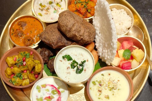 A wholesome vrat thali in Bareilly for Chaitra Navratri 2025